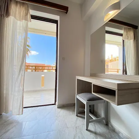 Domenica Apartmanhotel Réthimno