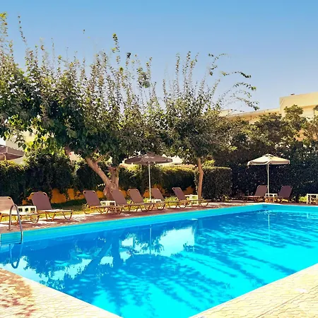 Domenica מלון דירות 2*