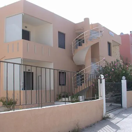Domenica מלון דירות 2*